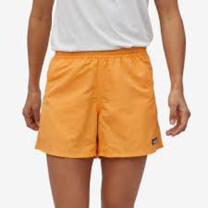 BNWT Patagonia 5” Baggies in Saffron